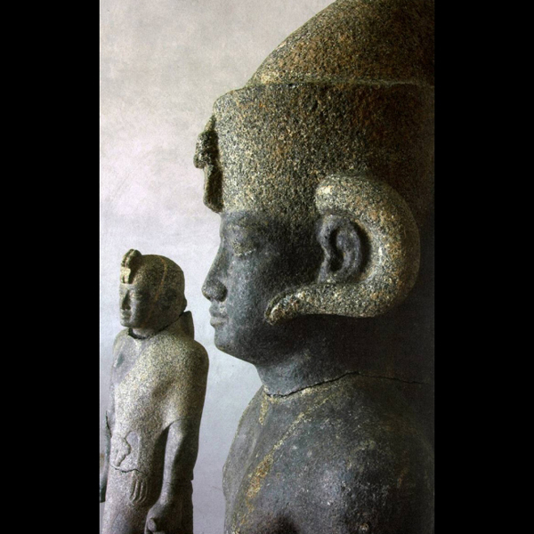 03Statues.jpg